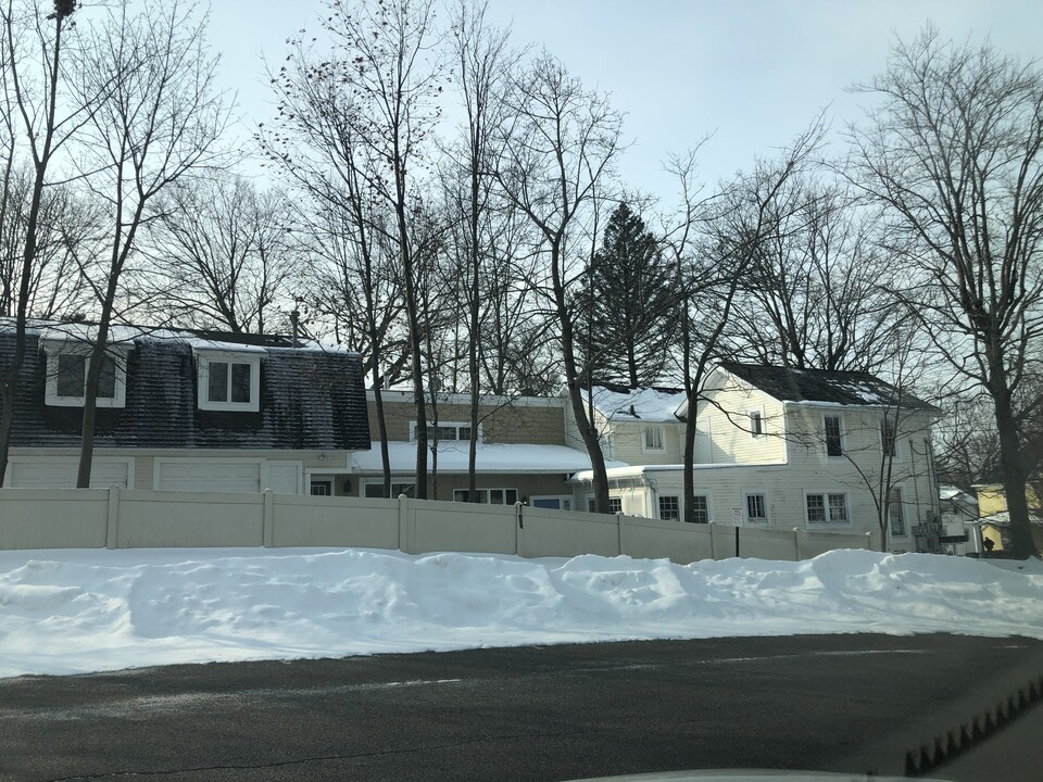 297 High St, Unit 299 in Wadsworth, OH - Building Photo