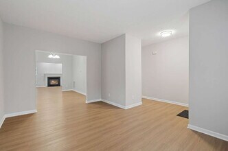 108 Henson Pl in Apex, NC - Building Photo - Building Photo