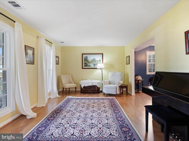 5512 Dunsmore Rd in Alexandria, VA - Building Photo - Building Photo