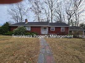 412 Hamilton Rd in Glassboro, NJ - Building Photo