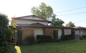 606 Windsor Rd in Arcadia, CA - Building Photo - Building Photo