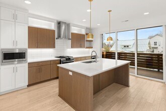 465 NE Skidmore St in Portland, OR - Building Photo - Building Photo