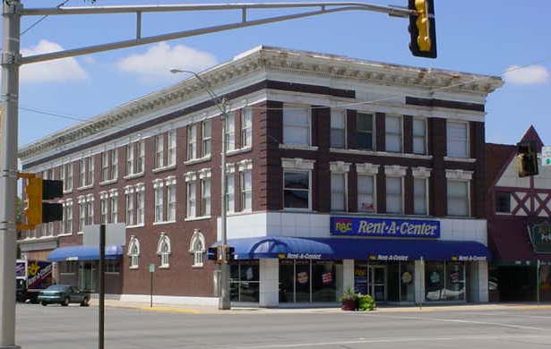 Studios at 501 in Newton, KS - Building Photo