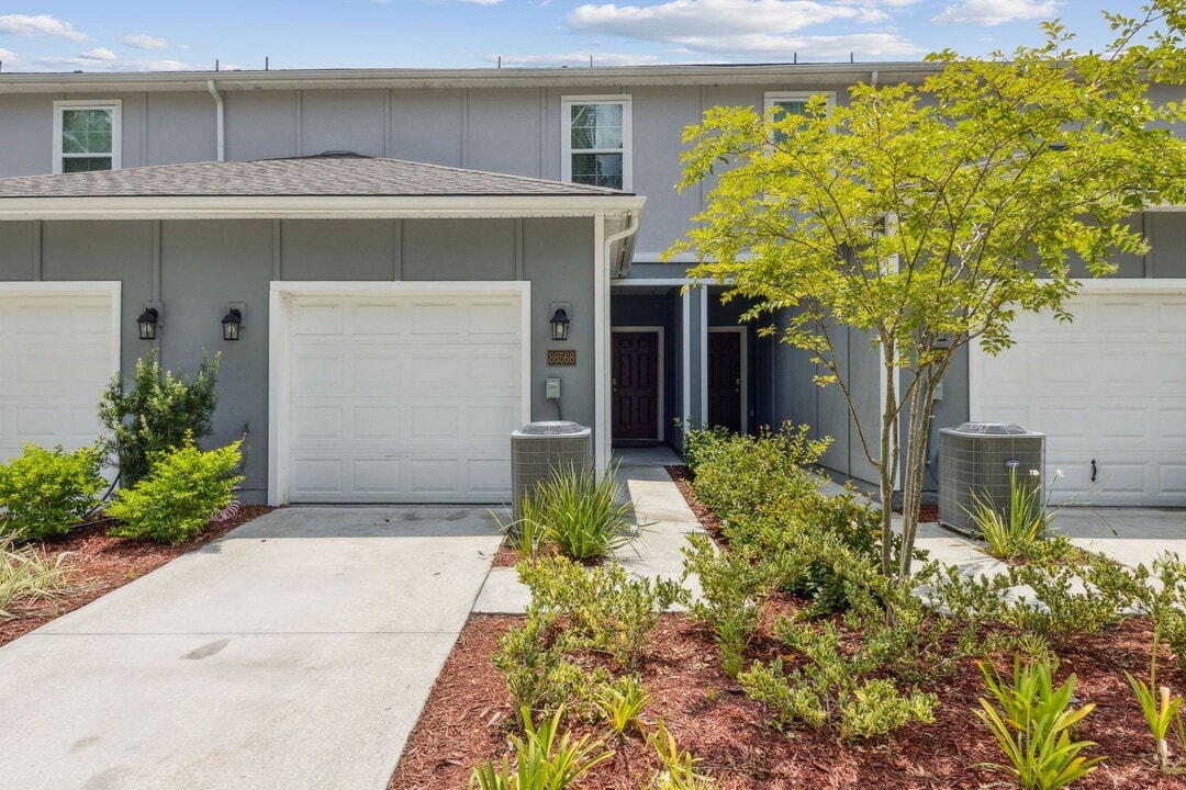86568 Shortline Cir in Yulee, FL - Foto de edificio