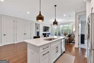6890 Peachtree Blvd in Atlanta, GA - Building Photo - Building Photo