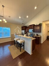 613 Finnegan Ln in West Columbia, SC - Building Photo - Building Photo