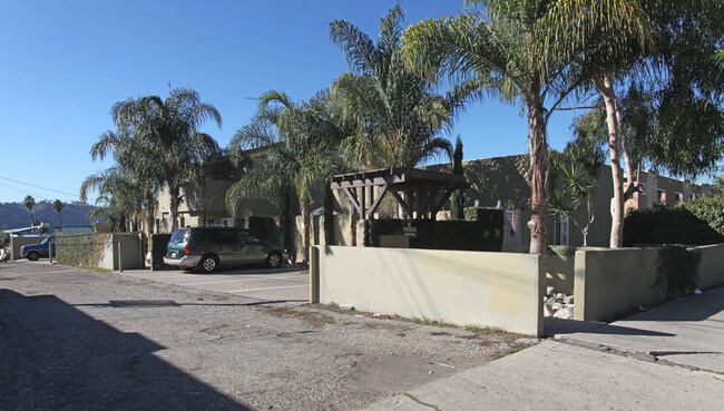 3219 Griffin Ave in Los Angeles, CA - Building Photo - Building Photo