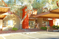 Maguire Hill Apartments in Tucson, AZ - Foto de edificio - Building Photo