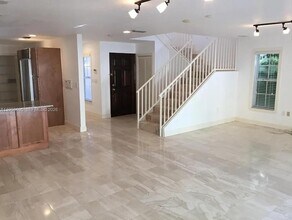 3087 Shipping Ave in Miami, FL - Building Photo - Building Photo