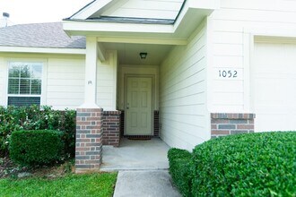 1052 Windy Grove Ln in Conroe, TX - Building Photo - Building Photo