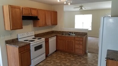 210 Kinnley Ct in Greensboro, NC - Building Photo - Building Photo