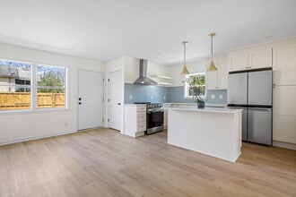 40-40 Isabella St in Charleston, SC - Building Photo - Building Photo