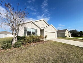 3929 SE 99th Ln in Belleview, FL - Building Photo - Building Photo