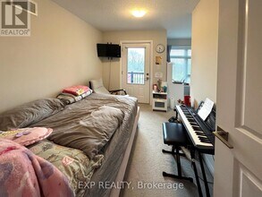 155-155 Thomas Slee Dr in Kitchener, ON - Building Photo - Building Photo
