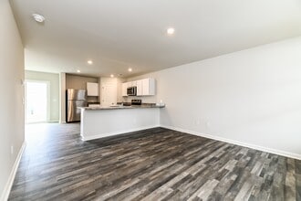 664 Savanac St SE in Bolivia, NC - Foto de edificio - Building Photo