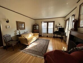 6014 Poppleton Ave in Omaha, NE - Building Photo - Building Photo