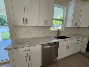 247 Debary Dr in Debary, FL - Building Photo - Building Photo