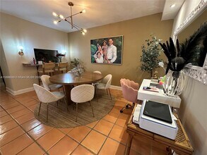 323 Navarre Ave in Coral Gables, FL - Building Photo - Building Photo