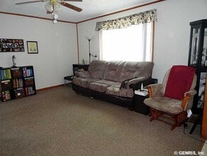 127 State St in Manchester, NY - Building Photo - Building Photo