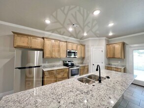 527 Bradford Dr in Springdale, AR - Building Photo - Building Photo