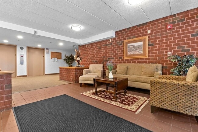 181 Green St, Unit #413 in Melrose, MA - Building Photo - Building Photo