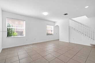 1095 NE 39th Ave in Homestead, FL - Building Photo - Building Photo