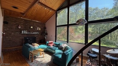 109 Vista Dr in Highland Lakes, NJ - Building Photo - Building Photo
