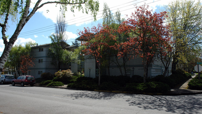 2705 Oak St in Eugene, OR - Building Photo - Building Photo