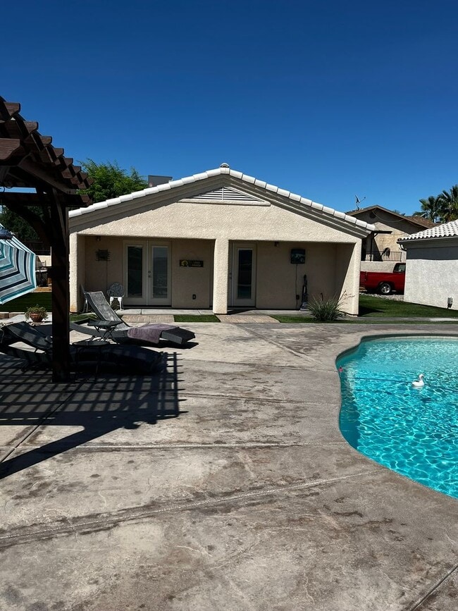 property at 2183 Daytona Ave