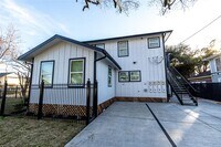 102 Marsden St photo'