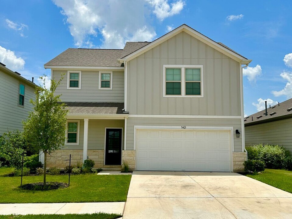 149 Gullivers Dr in Elgin, TX - Foto de edificio