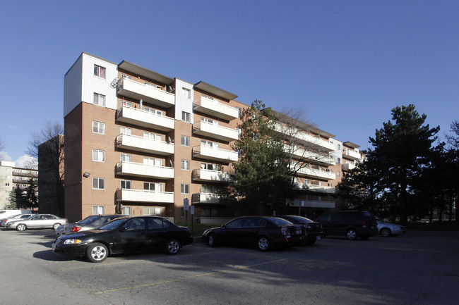 Ravine View Apartments in Mississauga, ON - Building Photo - Building Photo