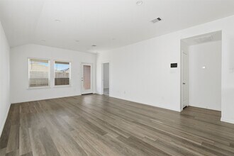 5215 Mossdale Blf Ln in Spring, TX - Building Photo - Building Photo