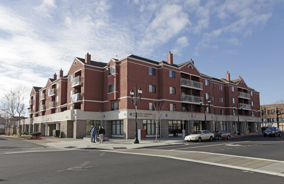 Richmond City Center Apartments in Richmond, CA - Foto de edificio