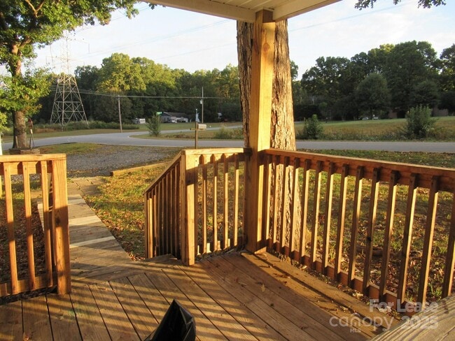 368 Hudson White Trail in Lincolnton, NC - Foto de edificio - Building Photo