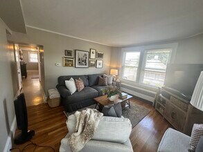 25 Elm St, Unit 2R in Quincy, MA - Building Photo - Building Photo