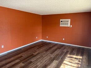 3650 W 8th St, Unit 4 in Goodview, MN - Building Photo - Building Photo