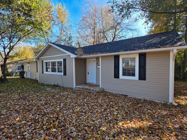 1937 W Lawson St in Fayetteville, AR - Building Photo - Building Photo