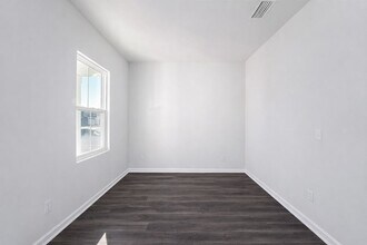 857 Longleaf Dr in Richmond Hill, GA - Building Photo - Building Photo