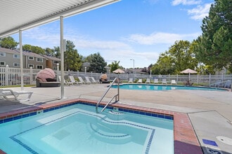 Mark Twain Apartments in Salt Lake City, UT - Building Photo - Building Photo
