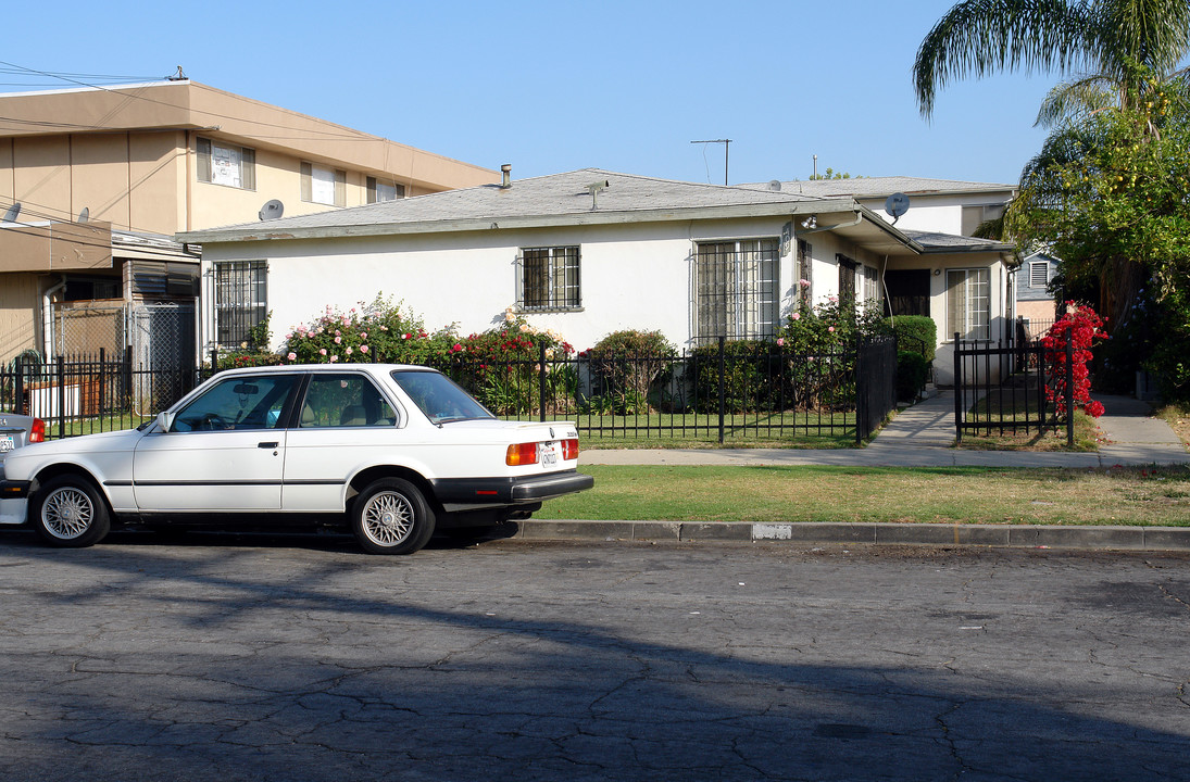 409 Stepney St in Inglewood, CA - Building Photo