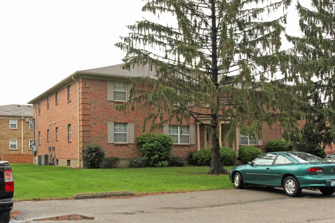 4216 N Church Way in Louisville, KY - Foto de edificio