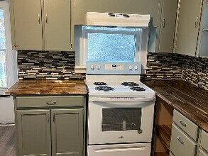 2450 Brights Pike in Morristown, TN - Foto de edificio - Building Photo