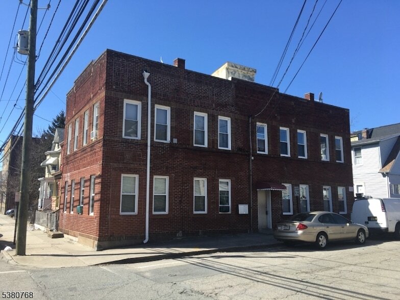 256 Ackerman Ave, Unit 3 in Clifton, NJ - Building Photo