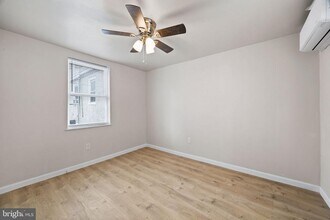 42 S 19th St in Philadelphia, PA - Building Photo - Building Photo