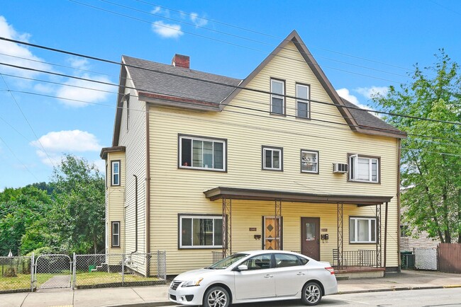 1349 Main St in Pittsburgh, PA - Building Photo - Building Photo