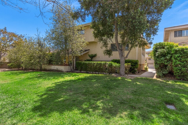 20 Grenada Ct in Manhattan Beach, CA - Building Photo - Building Photo