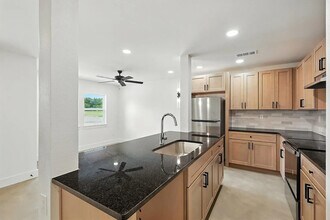 3206 Sayle St in Greenville, TX - Building Photo - Building Photo