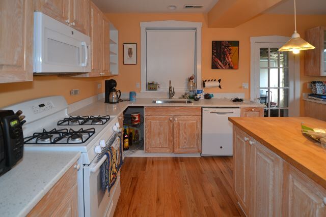 3731 N Janssen Ave, Unit A00W in Chicago, IL - Building Photo - Building Photo