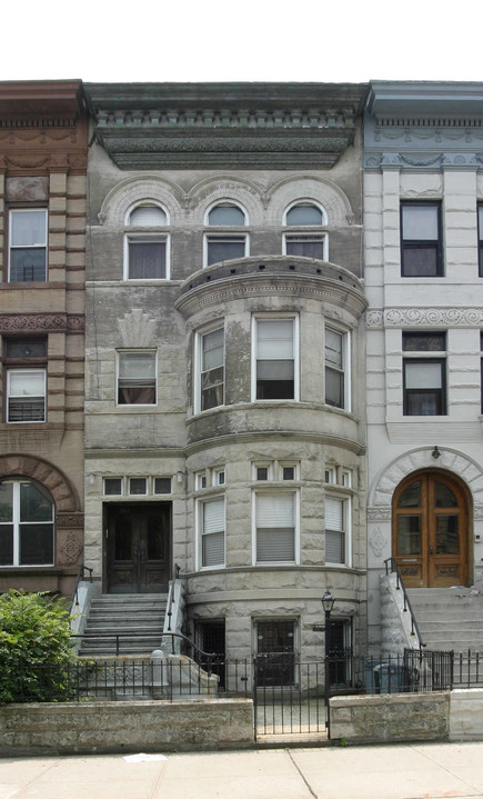 1302 Dean St in Brooklyn, NY - Building Photo